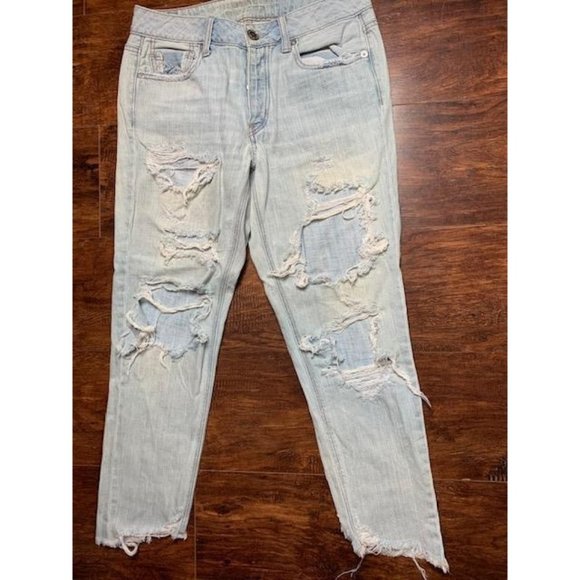 American Eagle Size 4 Women Jeans Tomgirl Buttonfly Ligh Wash Distressed… - Picture 1 of 5